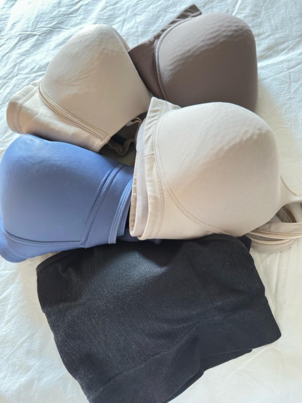 Vanity Fair bundle of bras in sizes 42C, 40D, and 1X
